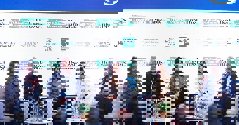 פרופ' אראל אבינרי ומשתתפי הכנס